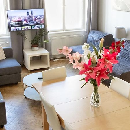 Apartments In Mala Strana - 10 Minutes From Charles Bridge Πράγα Εξωτερικό φωτογραφία