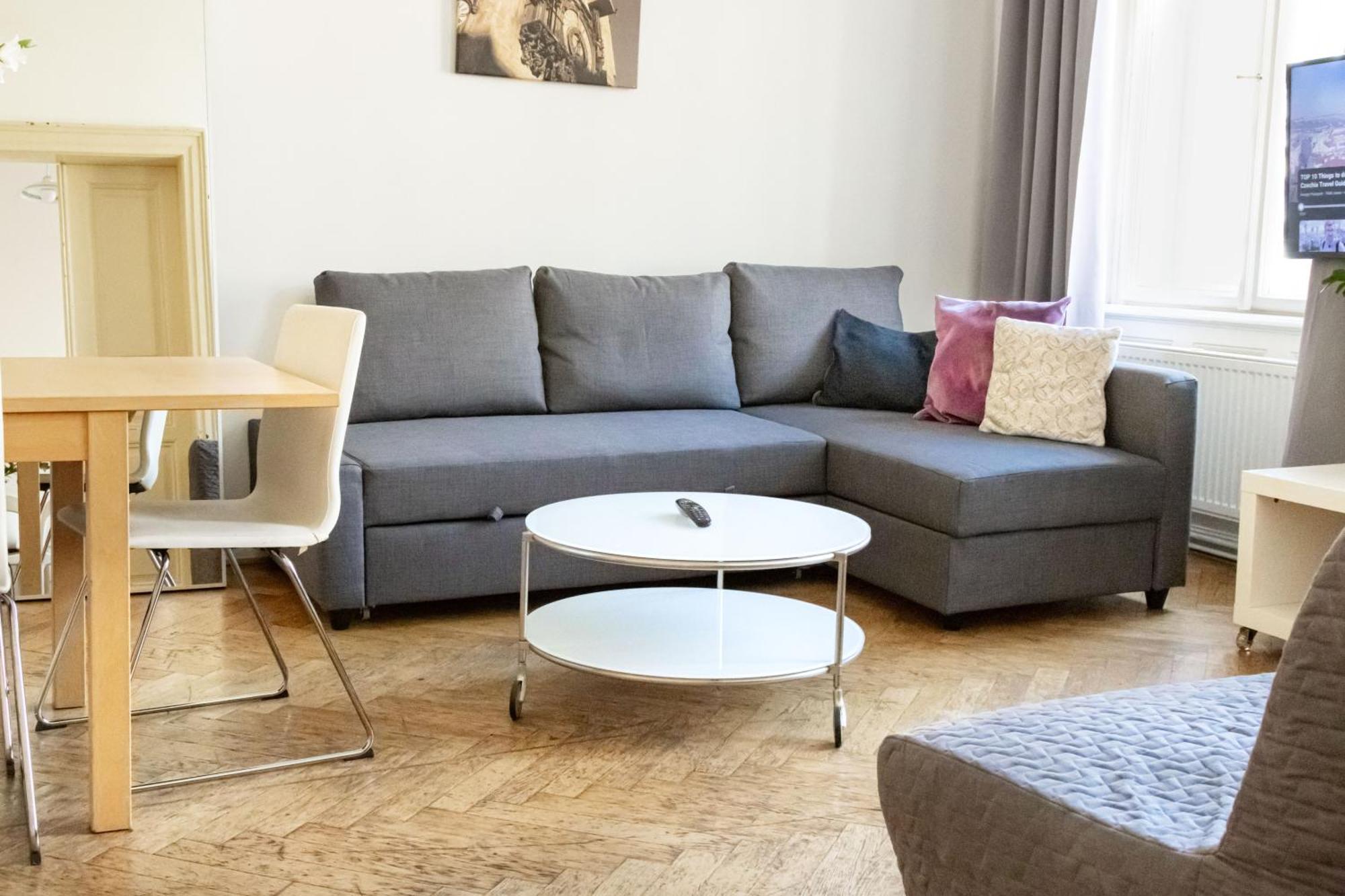 Apartments In Mala Strana - 10 Minutes From Charles Bridge Πράγα Εξωτερικό φωτογραφία