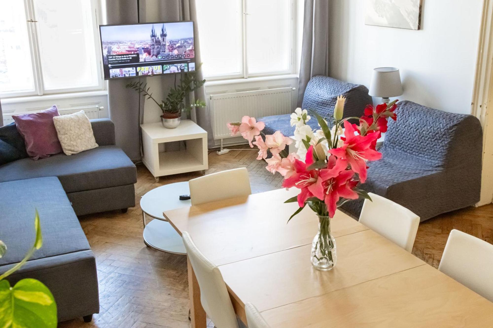 Apartments In Mala Strana - 10 Minutes From Charles Bridge Πράγα Εξωτερικό φωτογραφία