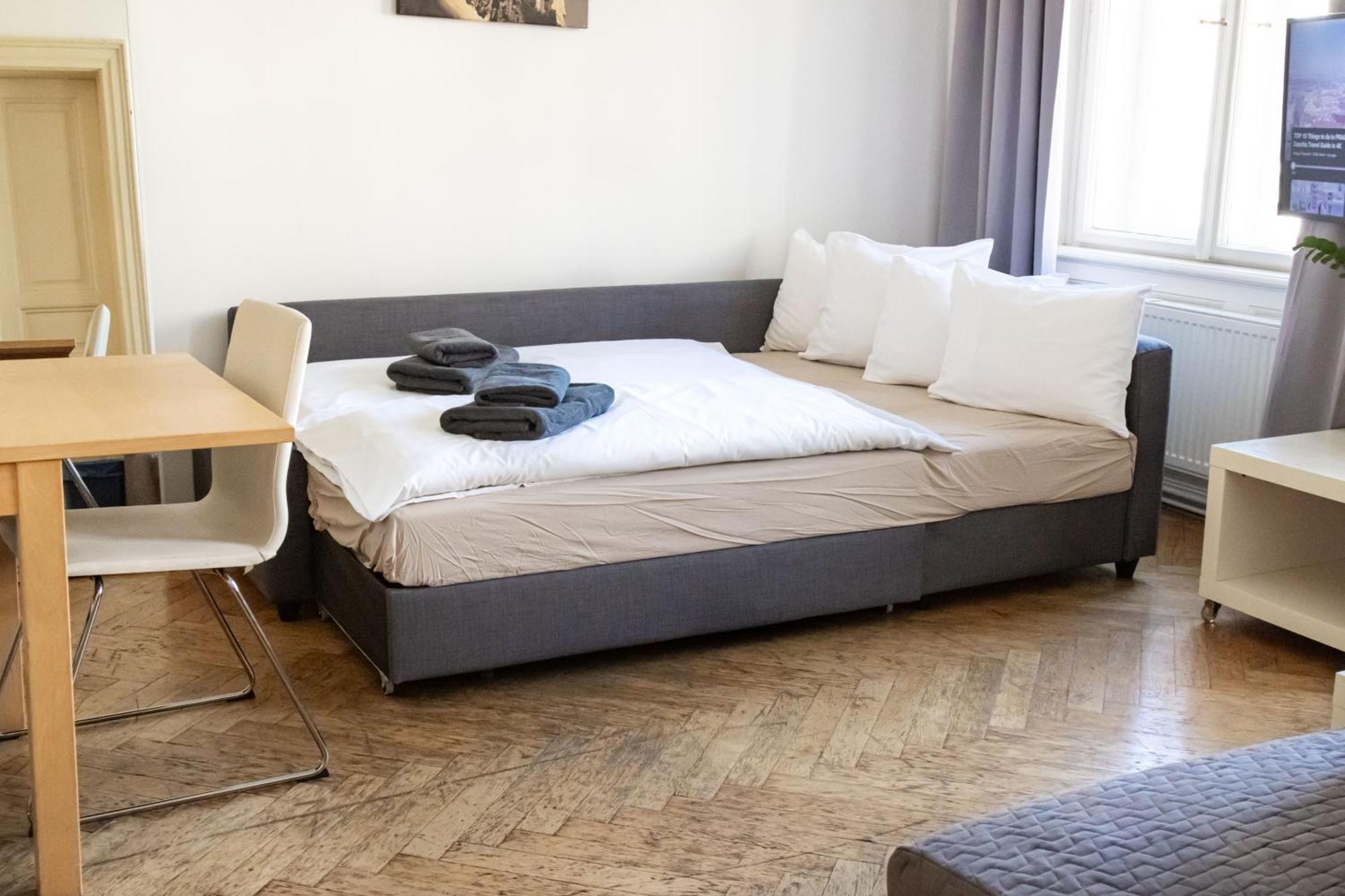 Apartments In Mala Strana - 10 Minutes From Charles Bridge Πράγα Εξωτερικό φωτογραφία