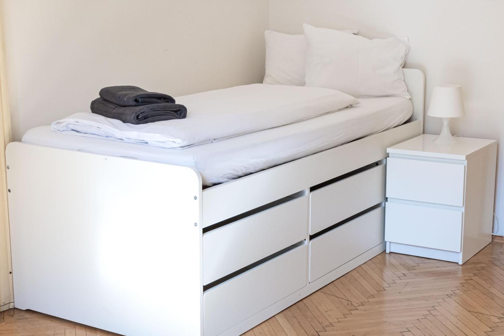 Apartments In Mala Strana - 10 Minutes From Charles Bridge Πράγα Εξωτερικό φωτογραφία