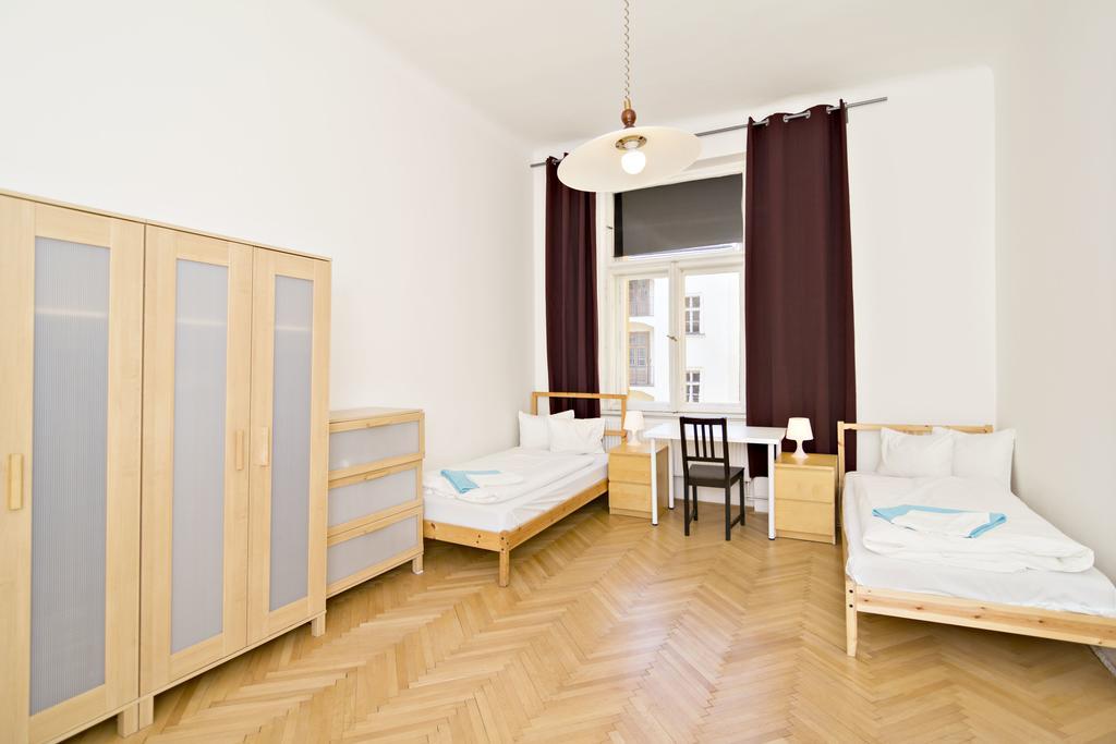 Apartments In Mala Strana - 10 Minutes From Charles Bridge Πράγα Δωμάτιο φωτογραφία