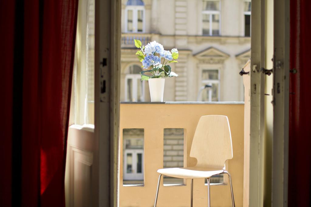 Apartments In Mala Strana - 10 Minutes From Charles Bridge Πράγα Δωμάτιο φωτογραφία