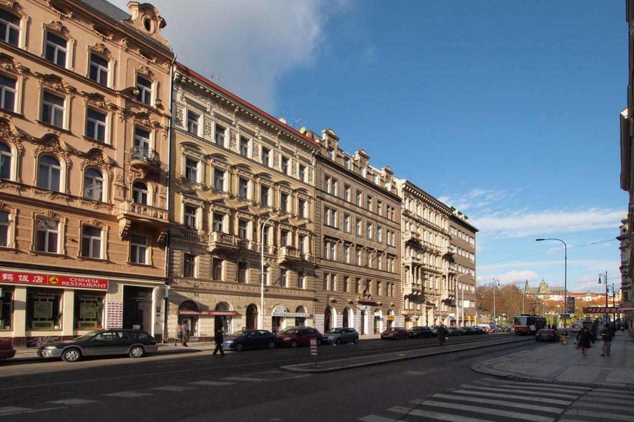 Apartments In Mala Strana - 10 Minutes From Charles Bridge Πράγα Εξωτερικό φωτογραφία