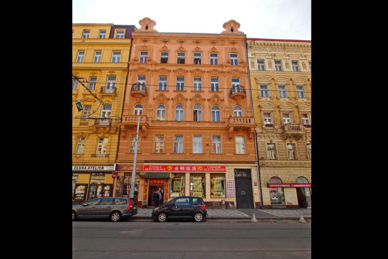 Apartments In Mala Strana - 10 Minutes From Charles Bridge Πράγα Εξωτερικό φωτογραφία