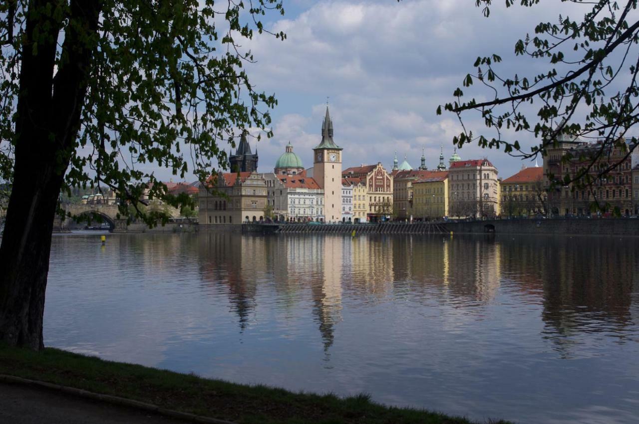 Apartments In Mala Strana - 10 Minutes From Charles Bridge Πράγα Εξωτερικό φωτογραφία